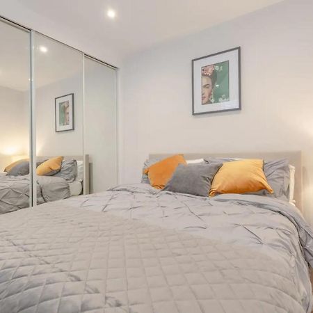 Apartamento Modern Flat In The Heart Of West Londres Exterior foto